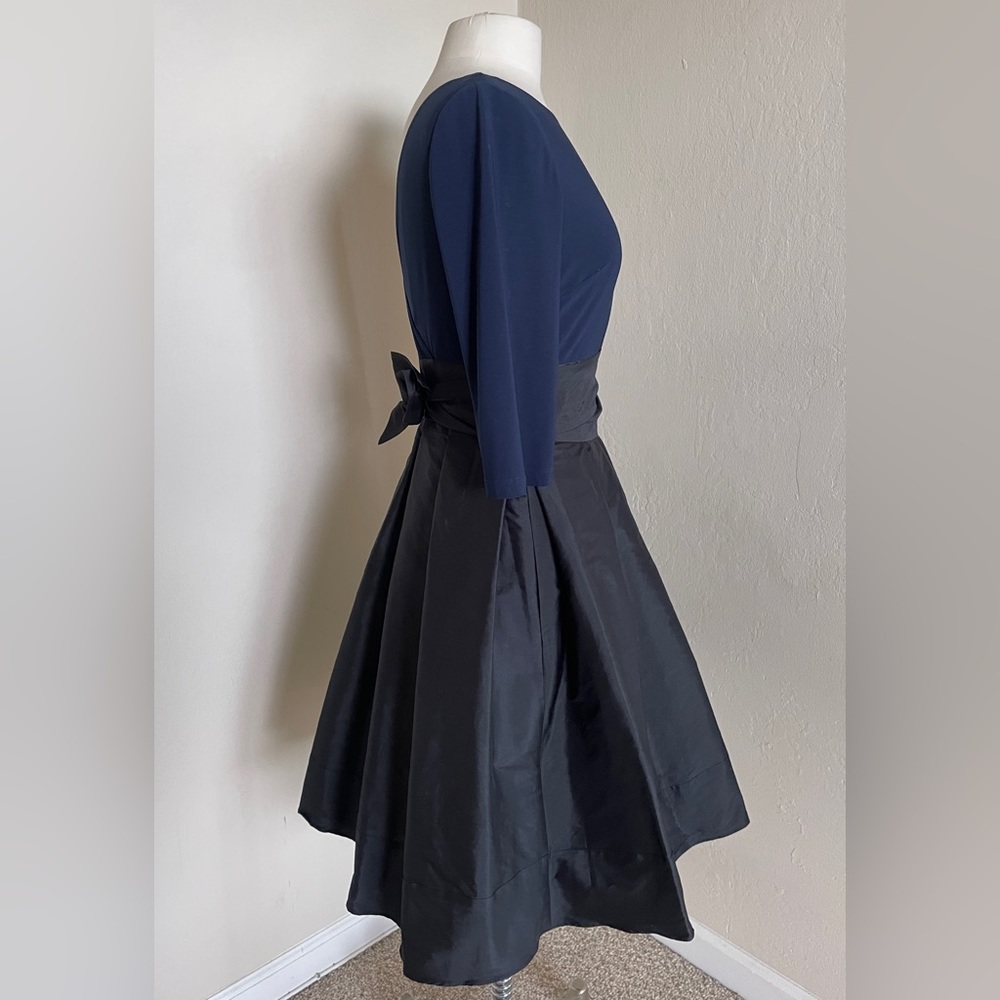ADRIANNA PAPELL | Bateau Neck Two-Tone Short Dress, Size 6 - Picture 7 of 10